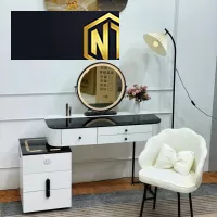 BÀN MAKEUP NHỎ GỌN TIỆN LỢI CHO KÍCH THƯỚC TIẾT KIỆM